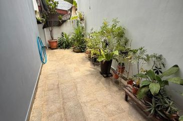 Best Lembah Permai semi detached 