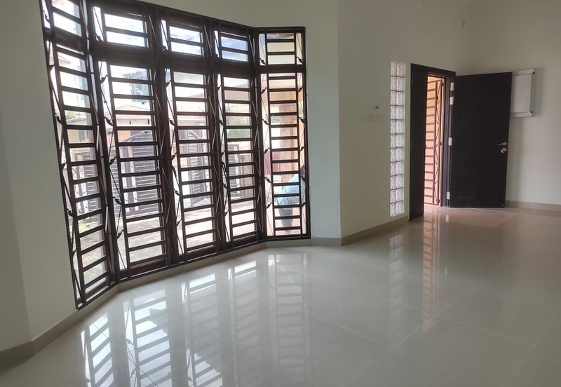 Lengkok Sungai Emas 1