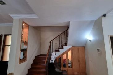 Lintang Lembah Permai 4