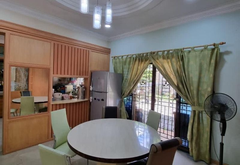 Lintang Lembah Permai 4