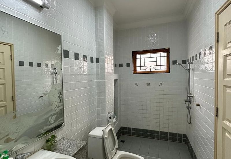 Lintang Lembah Permai 4