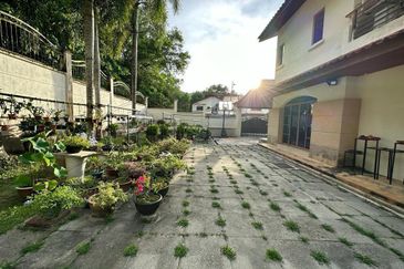 Lintang Lembah Permai 4