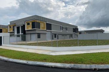 Eco Business Park V Corner lot semi-D factory