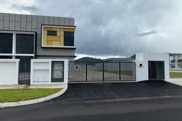 Eco Business Park V Corner lot semi-D factory