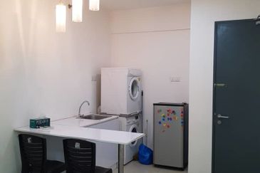 V12 Sovo (Menara Suria)