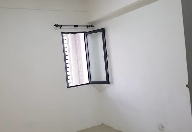 V12 Sovo (Menara Suria)