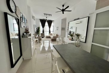 Waltz Residences @ Paradigm Garden City