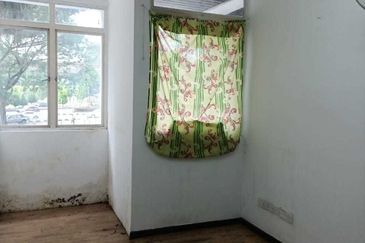 Kg Attap Shop/Office lots for rent