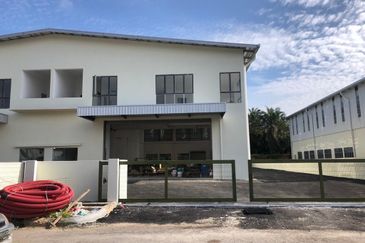 1.5 Storey Semi D Factory @ Zon Industri Kecil Ijok Bistari Jaya