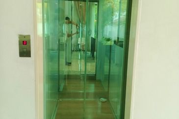 Kristal Court, Seksyen 7