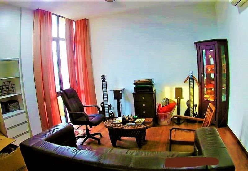 Kristal Court, Seksyen 7