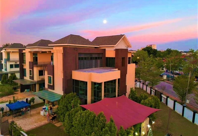 Kristal Court, Seksyen 7