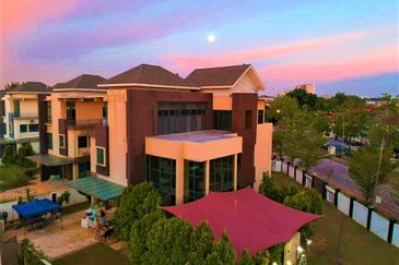 Kristal Court, Seksyen 7