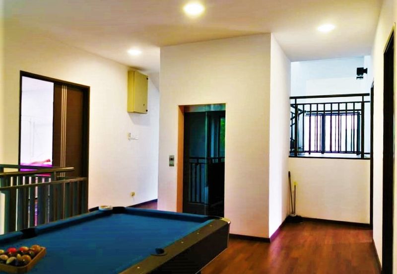 Kristal Court, Seksyen 7