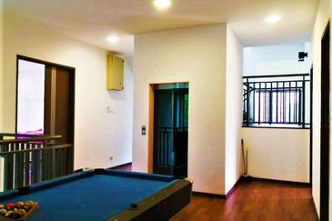 Kristal Court, Seksyen 7