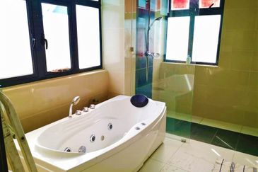 Kristal Court, Seksyen 7