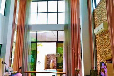 Kristal Court, Seksyen 7