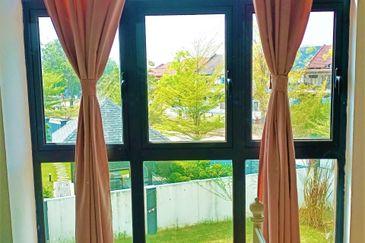 Kristal Court, Seksyen 7