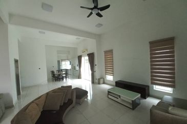 3 Storey Corner House with Lift @ Laman Vista Alam