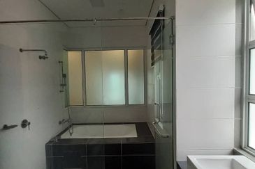 3 Storey Corner House with Lift @ Laman Vista Alam