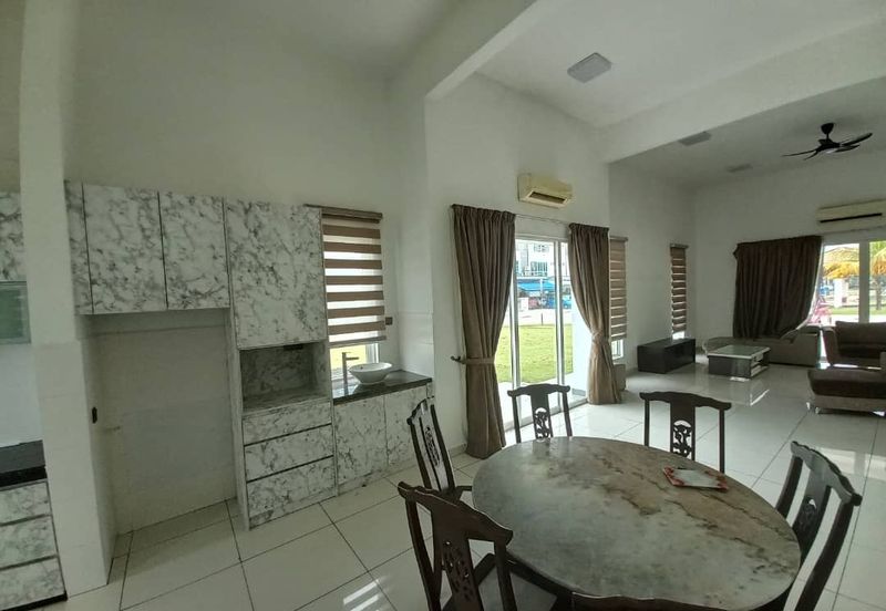 3 Storey Corner House with Lift @ Laman Vista Alam