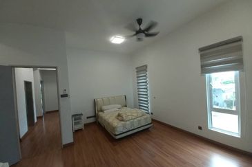 3 Storey Corner House with Lift @ Laman Vista Alam