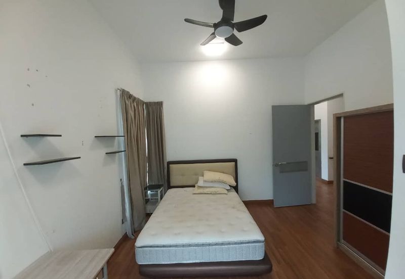 3 Storey Corner House with Lift @ Laman Vista Alam