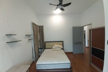 3 Storey Corner House with Lift @ Laman Vista Alam