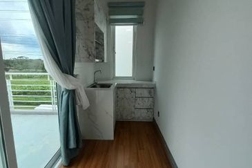 3 Storey Corner House with Lift @ Laman Vista Alam