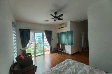 3 Storey Corner House with Lift @ Laman Vista Alam