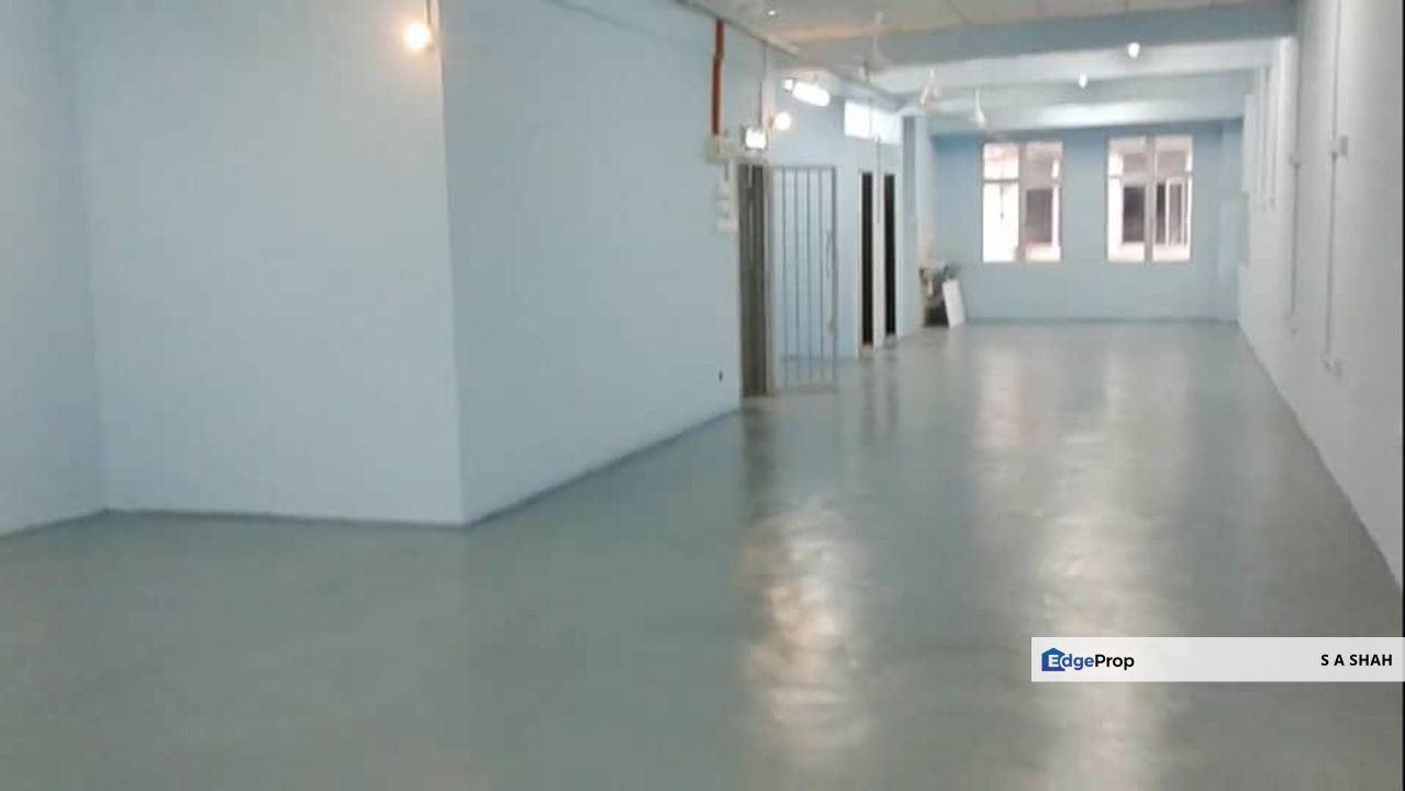  Klang Sentral shoplot, Klang
 , Selangor, Klang