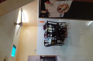 Taman Wangi (Tepi Sungai)