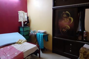 Taman Wangi (Tepi Sungai)