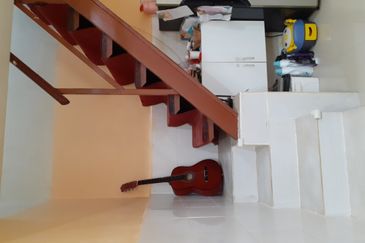 Taman Wangi (Tepi Sungai)