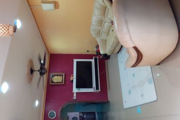 Taman Wangi (Tepi Sungai)