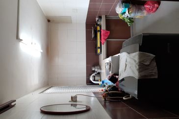 Taman Wangi (Tepi Sungai)