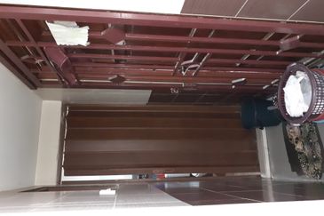 Taman Wangi (Tepi Sungai)