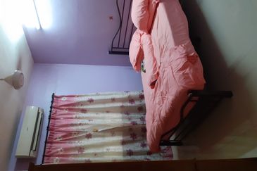 Taman Wangi (Tepi Sungai)