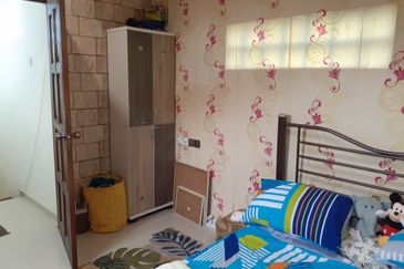 Taman Wangi (Tepi Sungai)