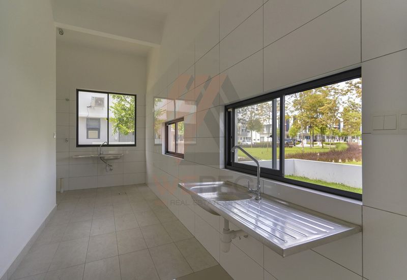 Lucent Residence @ twentyfive.7