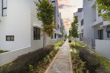 Lucent Residence @ twentyfive.7