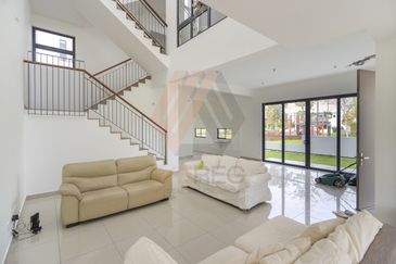 Lucent Residence @ twentyfive.7