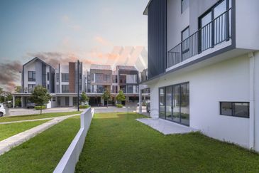 Lucent Residence @ twentyfive.7