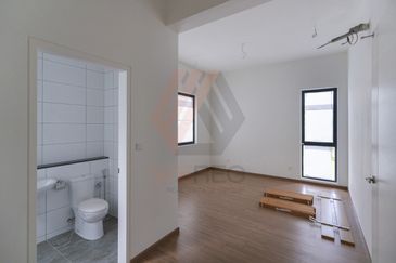 Lucent Residence @ twentyfive.7