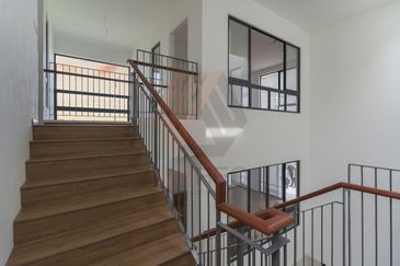 Lucent Residence @ twentyfive.7