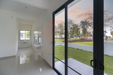 Lucent Residence @ twentyfive.7