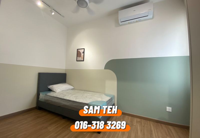 The Tresor @ Gravit 8 *