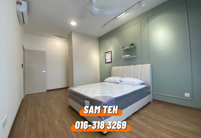 The Tresor @ Gravit 8 *