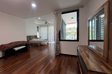 Duta Villa, Setia Alam