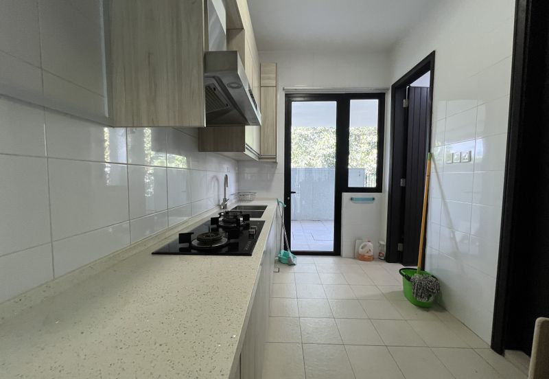 Duta Villa, Setia Alam